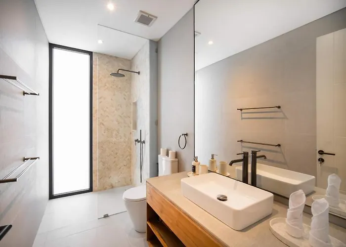 Six Palm 1 - 2br Rooftop Near Padang Beach, Uluwatu Pecatu (Bali)