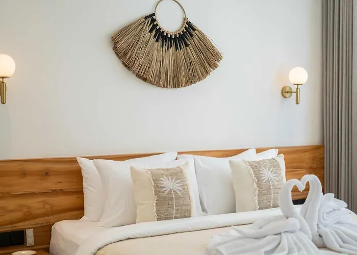 Six Palm 1 - 2br Rooftop Near Padang Beach, Uluwatu Villa