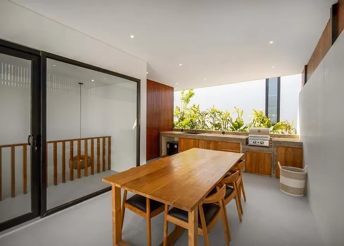 Villa Six Palm 1 - 2br Rooftop Near Padang Beach, Uluwatu *