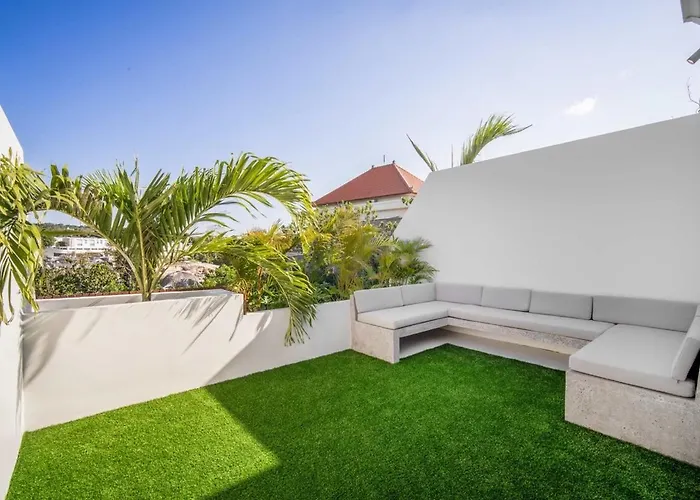 Six Palm 1 - 2br Rooftop Near Padang Beach, Uluwatu Villa *
