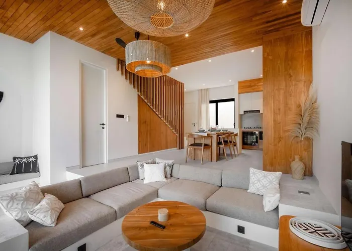 Villa Six Palm 1 - 2br Rooftop Near Padang Beach, Uluwatu *